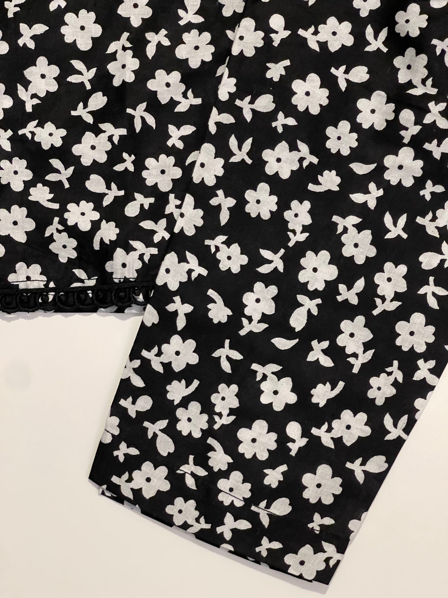 Monochrome
