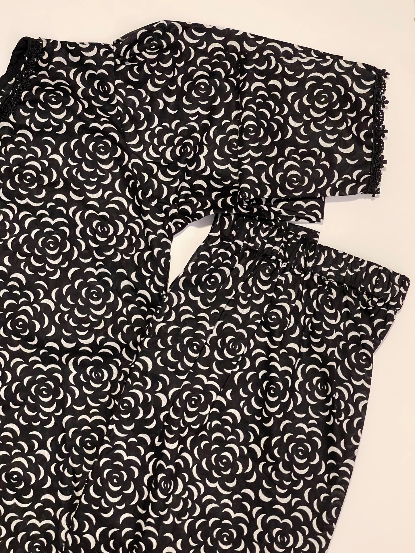 Monochrome